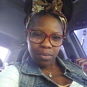 Meet your Posher, Denise